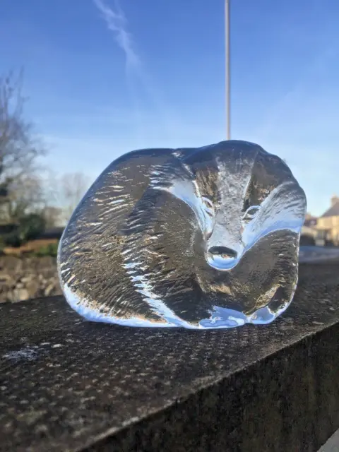 Royal Krona Mats Jonasson Swedish Crystal Glass Badger Sculpture Paperweight