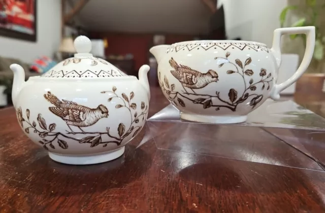 Williamsburg Aviary Wedgewood Creamer and Sugar Bowl with Lid