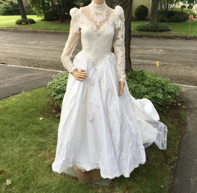 Vintage 1980's Wedding Dress With long Veil and Headpiece, cleaned in box
