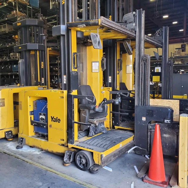 Yale NTA030SB Narrow Aisle Forklift, 2016