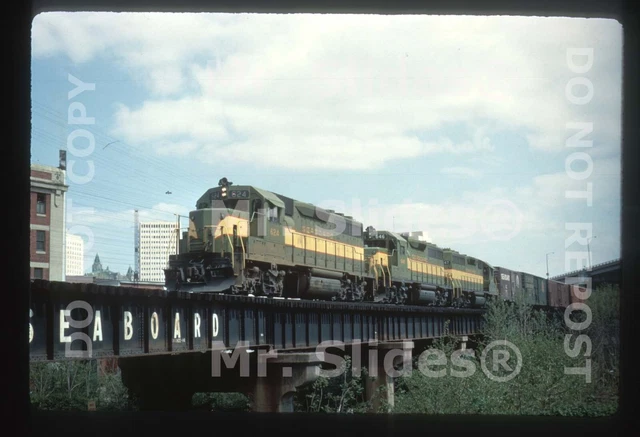 Duplicate Slide SAL Seaboard Air Line Matched Paint GP40 624 & 2 Action