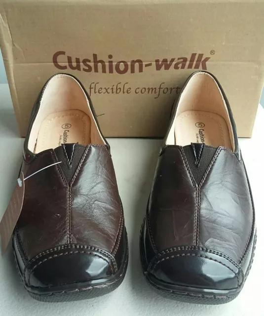 CUSHION WALK FLEXIBLE Comfort Sandals Ladies size 7 Faux