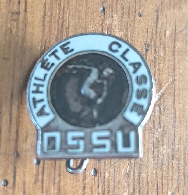PETIT INSIGNE DE boutonnière ancien Sanatorium des Cheminots - SNCF - locomotive EUR 5,99