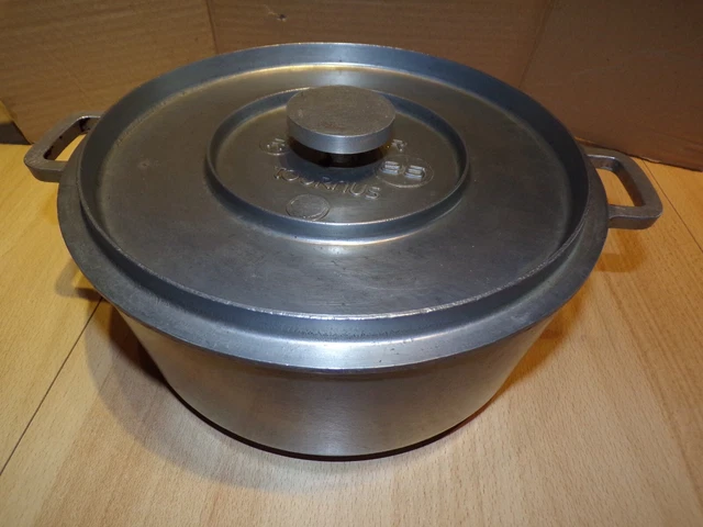 Grande Casserole Ancienne TOURNUS En Aluminium (estampillée Restaurateur, Décorative)