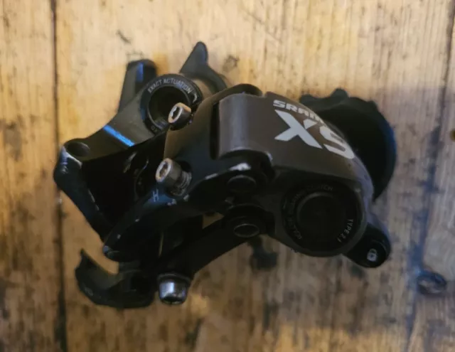 SRAM X9 type 2.1 Rear Derailleur Short Cage 10 speed With Clutch - DH, Vgc