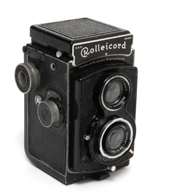 Rollei Rolleicord black camera w/ Carl Zeiss Jena Triotar 3.5/7.5cm lens