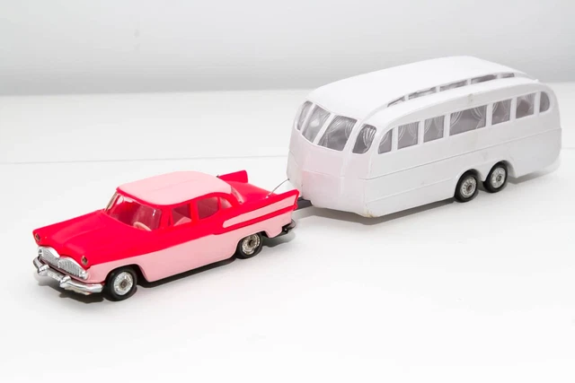 Norev 1:43 – Simca Chambord Avec Caravane Henon – Miniature Collection – Occasion