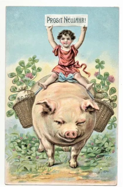 AK Neujahr, Prägekarte, Kind auf dicken Schwein, Körbe mit Geldsäcke, Glücksklee