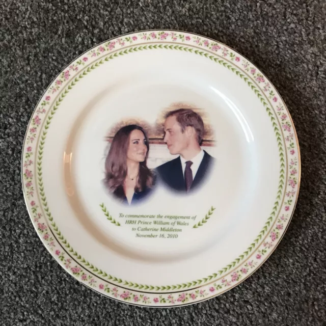 Royal Doulton 20 cm plate Prince William to Catherine 2010 Engagement  Plate