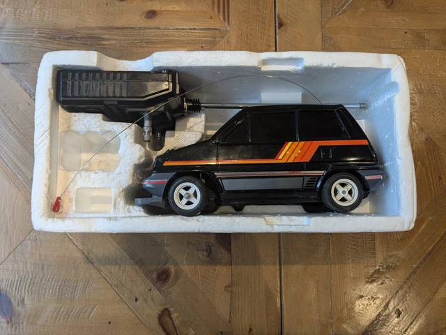 Isolado De Lamborghini Lm002 Motor De Gasolina 1986 Modelo Escandaloso 80s Fondo Blanco Foto 88263071