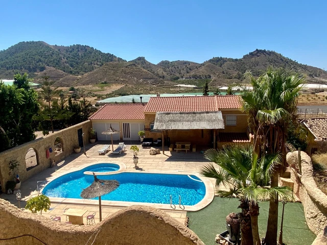 Top Finca in Mazarron 450m2 5 SZ. 2Bad, Pool,Grill,32000m2 Grund.8km vom Strand