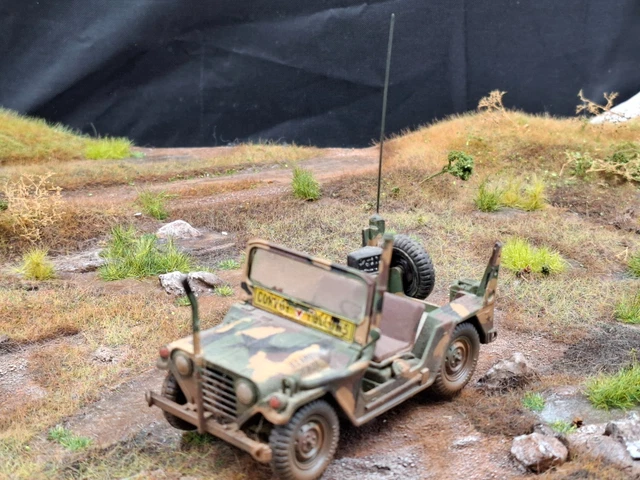 US FORD MUTT M151A2 Convoy Truck gebaut+gebrusht 1:35 EUR 7,99 ...