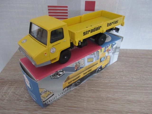 NOREV 690017 BERLIET TLM 15B 1961 - ESSO - 1/43