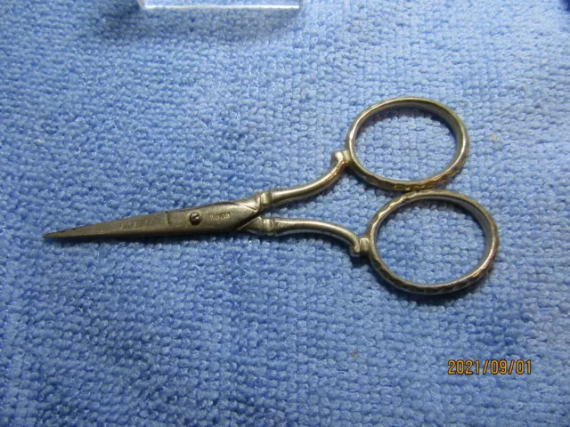 Paire de ciseaux ancienne  / scissors / Schere