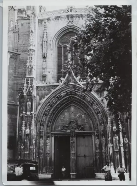 France, Aix-en-Provence, portail de la cathédrale Saint-Sauveur Vintage print,