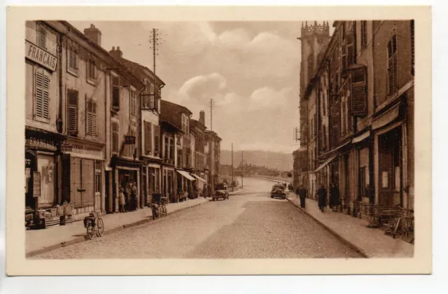 PONT A MOUSSON - Meurthe et Moselle - CPA 54  Voitures et commerces Rue Gambetta