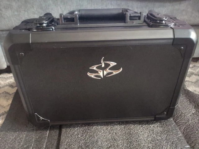 Hitman 2 Collectors Edition Briefcase and keys (BRIEFCASE ONLY )