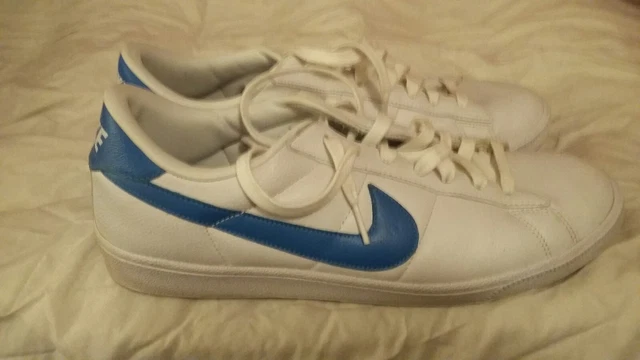 NIKE RARE in classic white with blue Size 10 UK