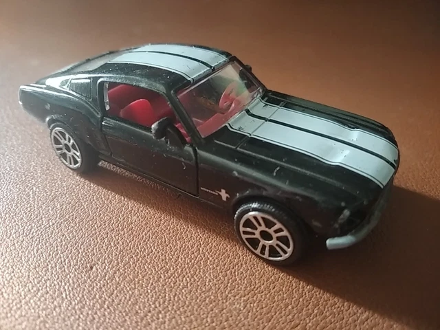 Véhicules en vente - Ford Mustang Fastback 1965
