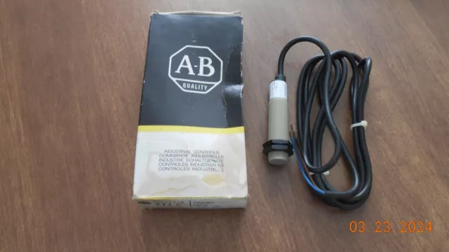 Allen Bradley Inductive Proximity Switch 871C-N8R18 Ser. A  New in Box