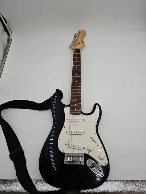 Fender Squier Stratocaster Mini Electric Guitar 6 String Untested Parts Repair