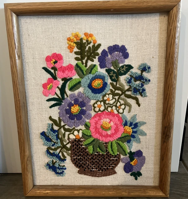 Canasta de flores de colección con agujas enmarcada colorido