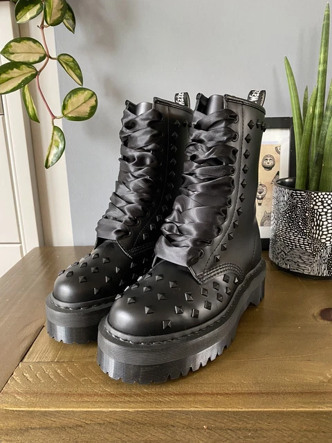 Dr martens outlet 1490 stud