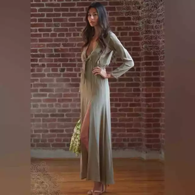 Stone Cold Fox Plunge Neckline Long Dress Size: S