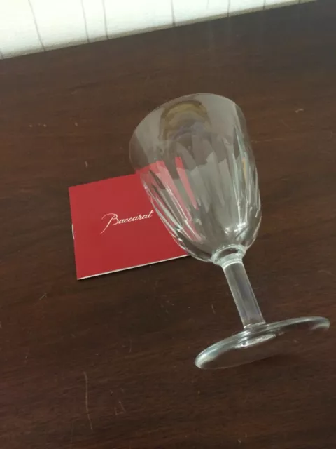 42 verres à vin rouge Cassino en cristal de Baccarat  h:  13 cm/Prix à la pièce