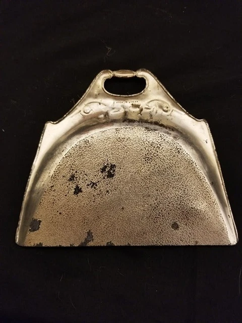 Vintage dustpan