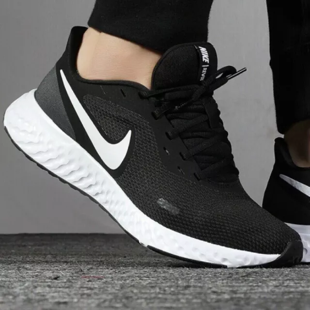 Nike Revolution 5 Mens Black/White Running Shoes.size Uk-6-12