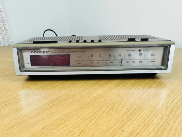 Vintage Lloyds Clock Radio AM/FM Electronic Automatic Alarm Stereo J258 Japan