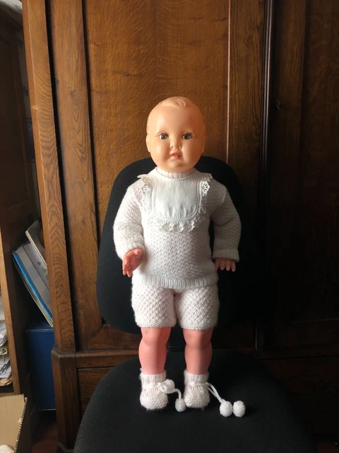 GRAND BAIGNEUR ANCIEN MARQUE convert 70cm avec sa robe de
