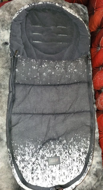 Mamas and Papas Cold Weather Cosytoes Footmuff in Black white Fleece Lined vgc