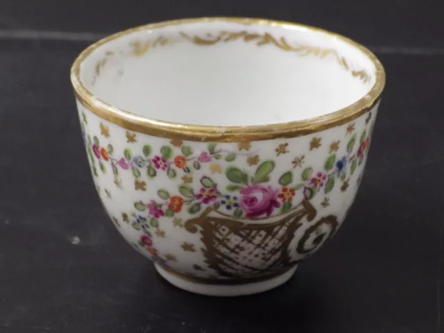 Antikes Koppchen MEISSEN  wohl 18.Jhd Bemalt Blüten u. Füllhorn