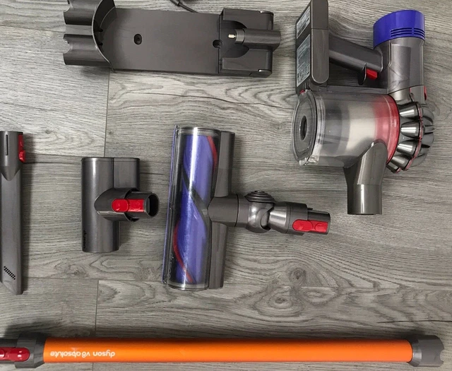 DYSON V8 ABSOLUTE Cyclone Vacuum Cordless Used Fully Working In Good