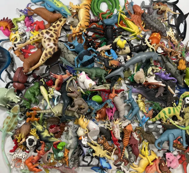 HUGE MIX LOT Of Toys Assorted Plastic Animals Dinosaurs Bugs Sea Life ...
