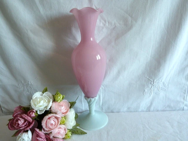 Vase Soliflore Opaline Vintage Rose Et Blanc - Hauteur 25cm, Pied Torsadé, Occasion