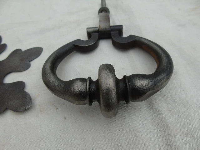 Ancien marteau, heurtoir de porte avec 1 rosace, porte ancienne serrurerie 3