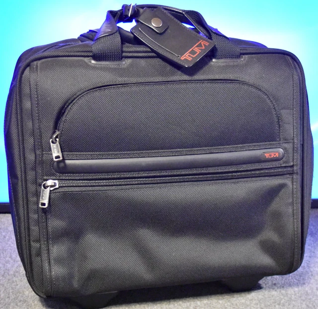 Tumi Alpha 2 Wheeled Compact Brief Ballistic Nylon Travel Black 26102D4 16"