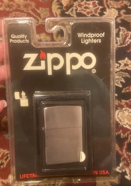 Zippo Classic Brushed Chrome Windproof Pocket Lighter -Brand New