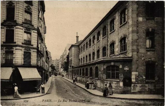 CPA PARIS (15e) 979 La Rue Blomel et l'Ecole (536907)