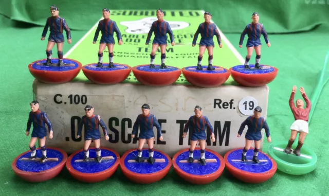 Subbuteo Classic Heavyweight Team Ref 19 Barcelona/Crystal Palace