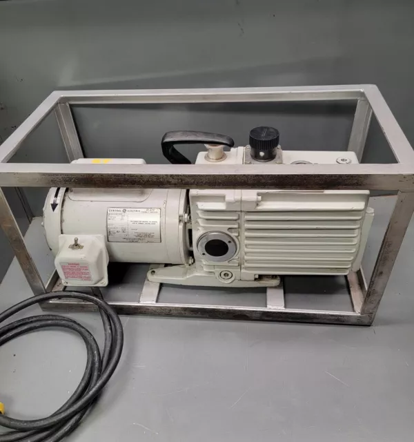 LEYBOLD TRIVAC VACUUM PUMP. D16AC. W/ GE MOTOR. 5KC47UG1499X. 1HP, 60Hz,1725 RPM