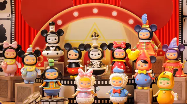 POP MART X Disney Pucky Mickey Family Series Blind Box Confirmed Figure