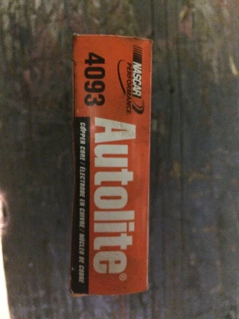 4093 Autolite Spark Plugs Qty 4