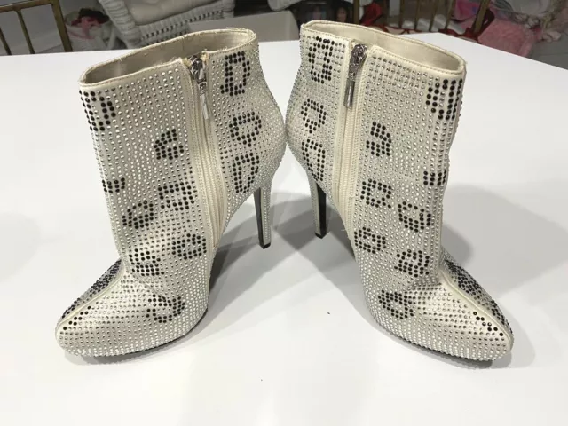 REPORT SIGNATURE CLARKSON Bootie WHITE ANKLE BOOT w/ RHINESTONES CRYSTAL SZ 9