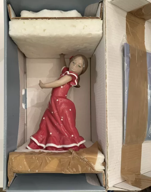 Lladro Lolita Flamenco Dancer Girl Red #8746 Brand New In Box 2