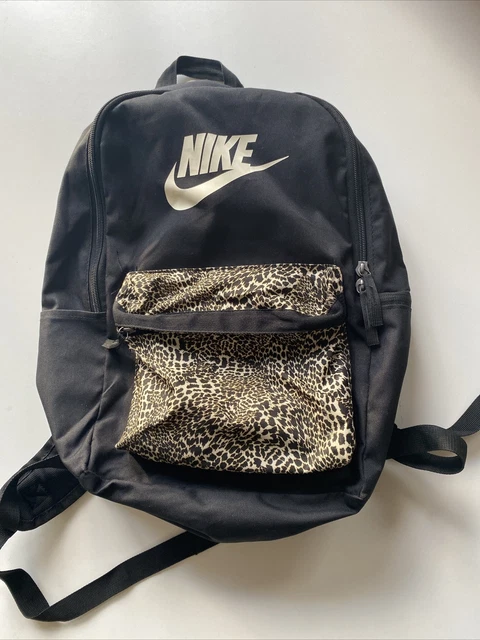 Zaino Nike nero  zaino scuola donna/ragazza - ottime condizioni