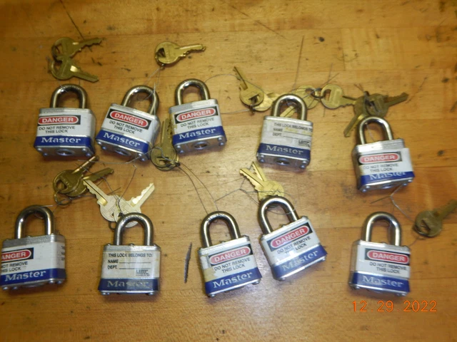 10 Older Master Locks No. 3  With Keys Padlocks